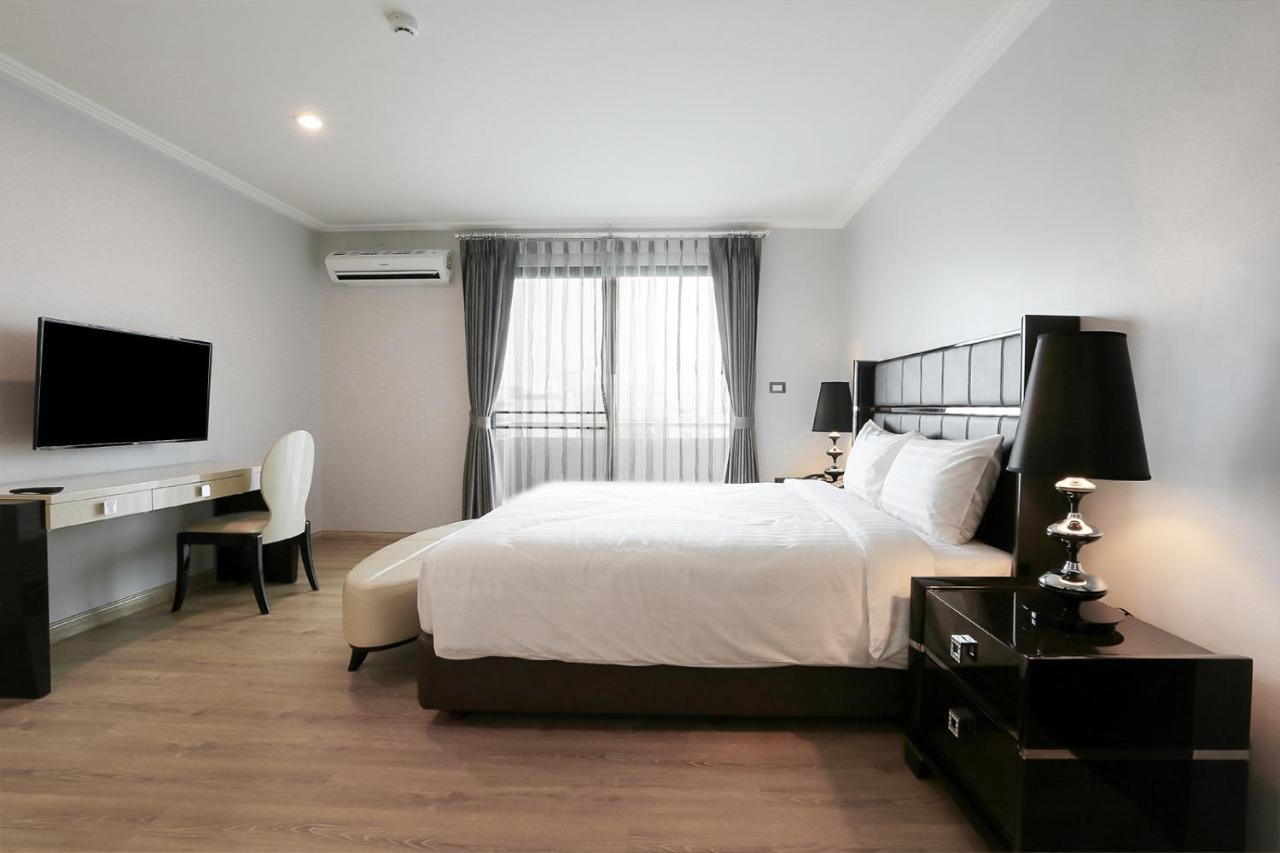 Sirin Exclusive Hotel And Residence Pattaya Bagian luar foto