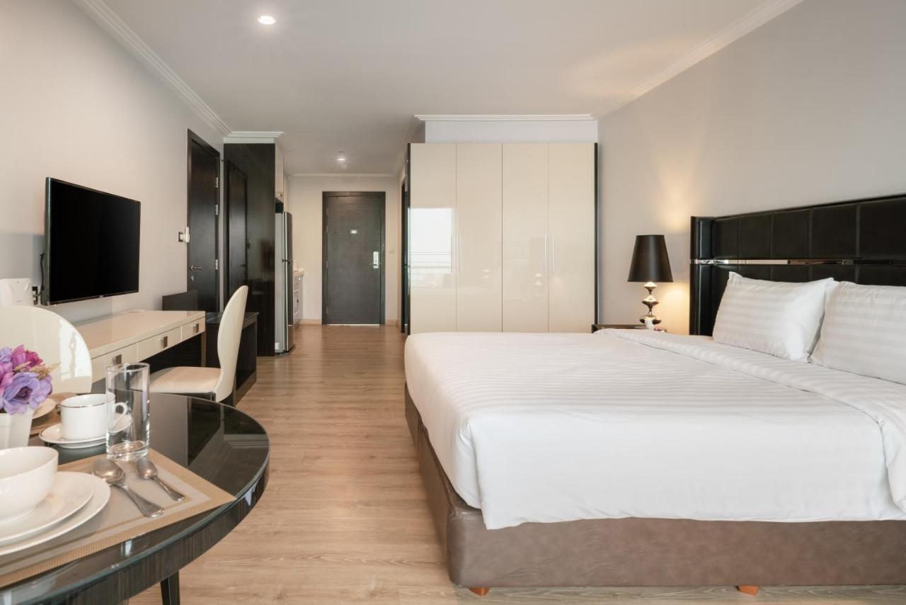 Sirin Exclusive Hotel And Residence Pattaya Bagian luar foto