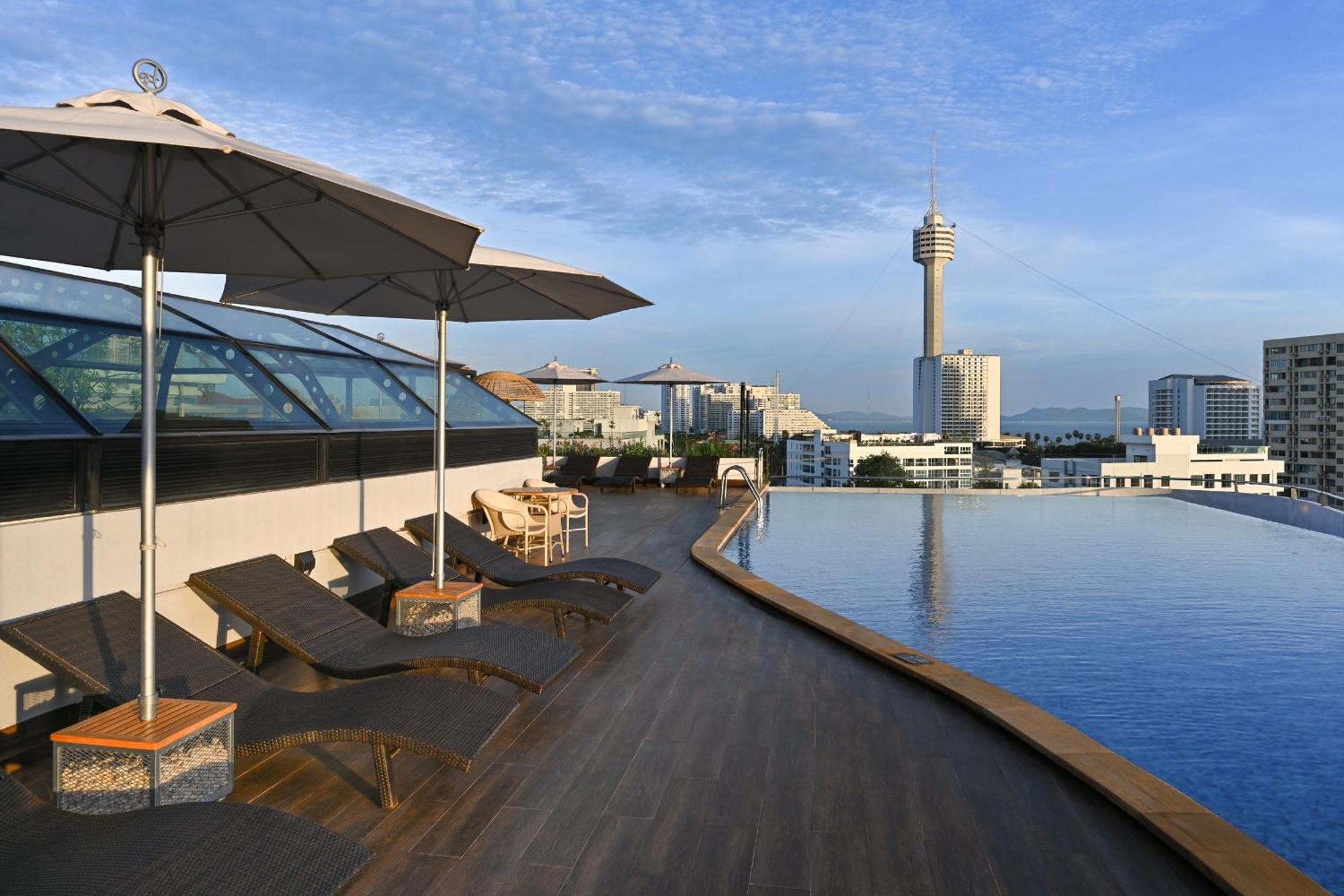 Sirin Exclusive Hotel And Residence Pattaya Bagian luar foto